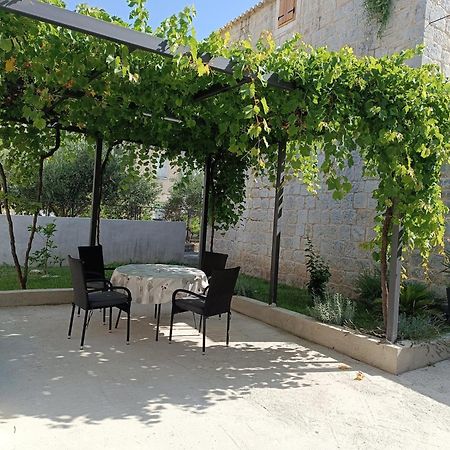 Apartmani Mara Kaštela エクステリア 写真