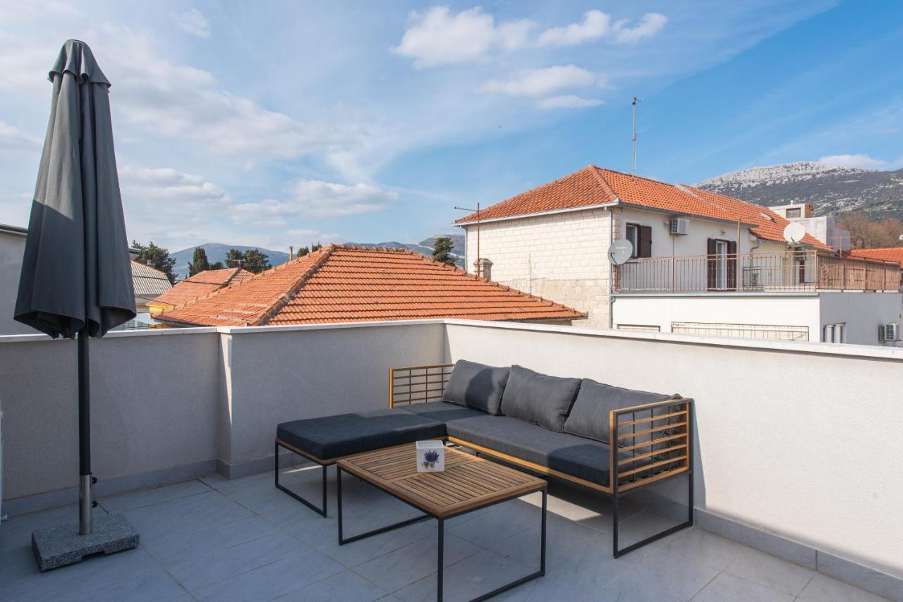Apartmani Mara Kaštela エクステリア 写真