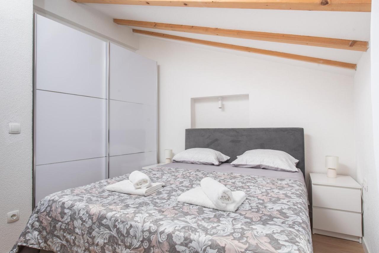Apartmani Mara Kaštela エクステリア 写真